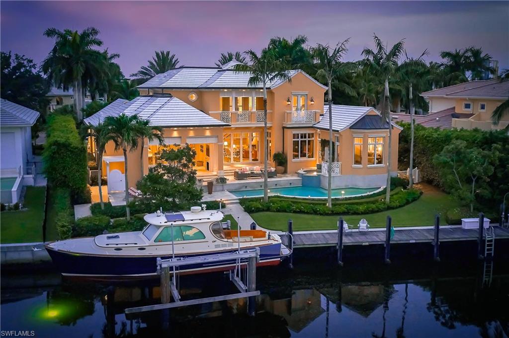 Luxury home on Park Shore in Naples, FL with yacht and swimming pool